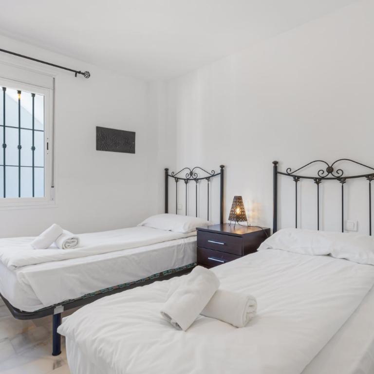 Terrace Penthouse with Pool by Costarentals - Ref 84 - Apartamento de 2 dormitorios - 12