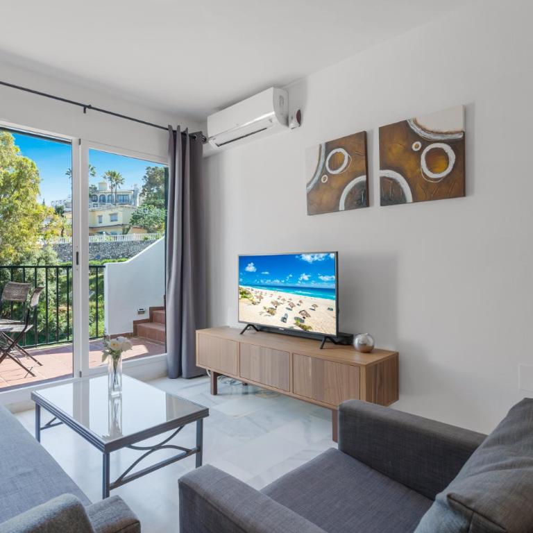 Terrace Penthouse with Pool by Costarentals - Ref 84 - Apartamento de 2 dormitorios - 3