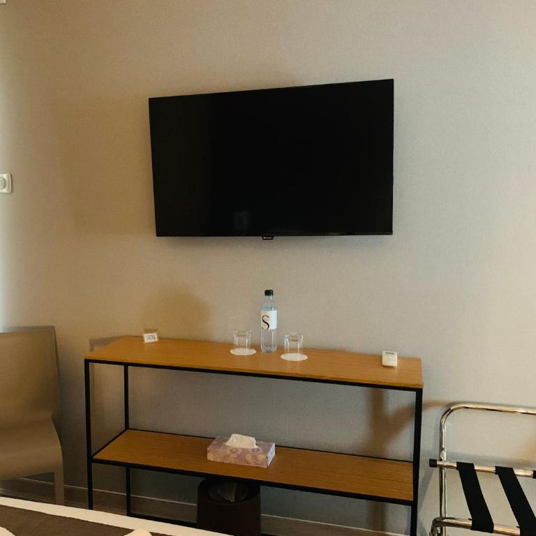 Hôtel Cala di Sole - Chambre 12 m² - Vue Arrière - Pas de Vue Mer - 2