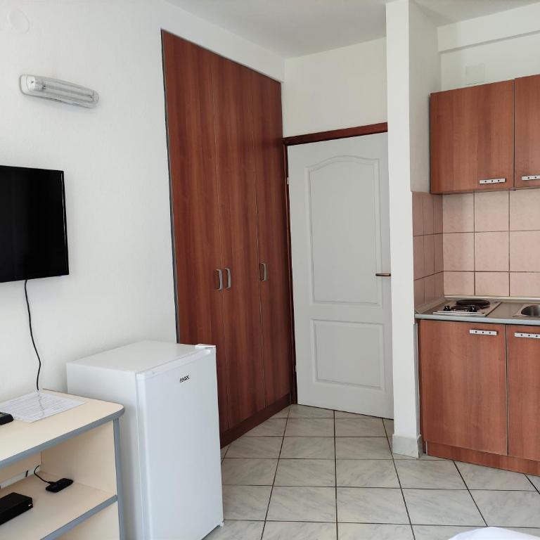 Guest House Violet - Studio sa Balkonom - 13