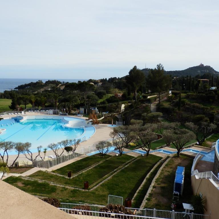 Cap Estérel Vue mer Piscine Parking 6 pers - Ferienhaus - 49