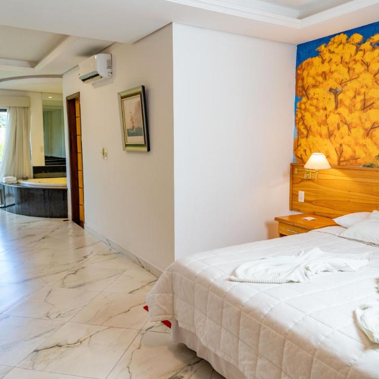Los Lagos Resort Hotel - Deluxe Suite with Spa Bath - 3