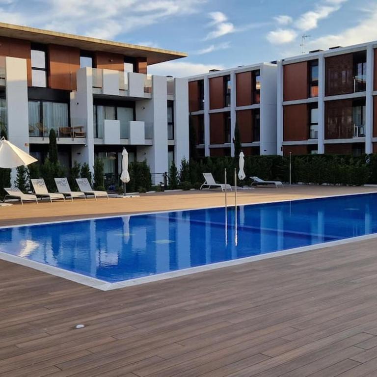 Espectacular piso nuevo con piscina - Apartamento de 2 dormitorios - 1