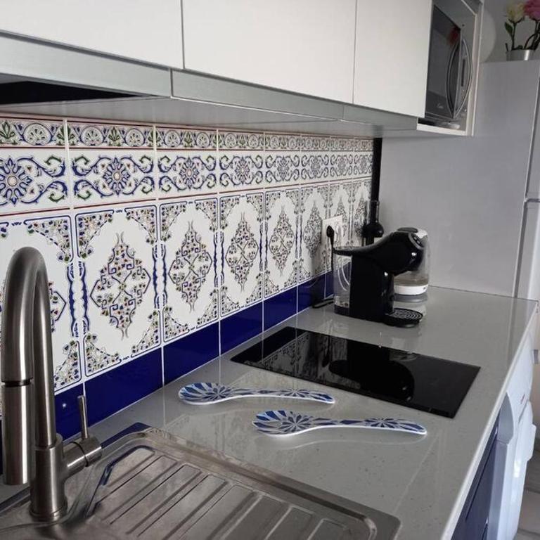 Blue Marine Home - Parking, Pool, AC, WiFi - One-Bedroom Apartment - 11