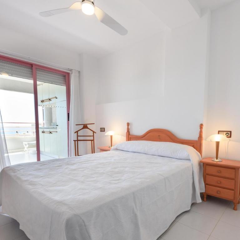 Martín- Increíbles vistas primera línea de playa para familias - Three-Bedroom Apartment - 5