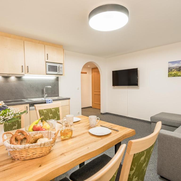 Seppis Ferienwohnung - Apartment im Souterrain - 1