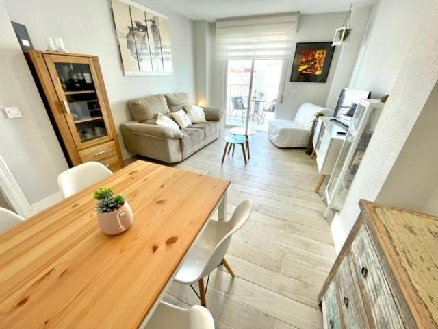 GATU Villa Salada, junto la playa, parking, terraza, aire acc, piscina, wifi Sólo familias o grupos mayores de 21 años - Apartamento de 1 dormitorio con balcón y vistas al mar - 6