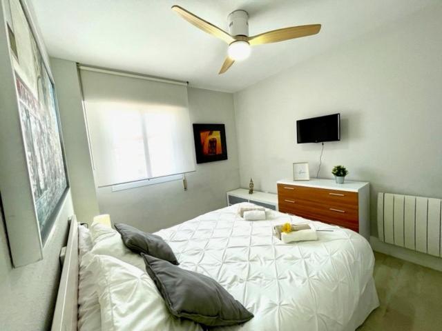 GATU Villa Salada, junto la playa, parking, terraza, aire acc, piscina, wifi Sólo familias o grupos mayores de 21 años - Apartamento de 1 dormitorio con balcón y vistas al mar - 18
