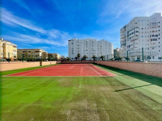 GATU Villa Salada, junto la playa, parking, terraza, aire acc, piscina, wifi Sólo familias o grupos mayores de 21 años - Apartamento de 1 dormitorio con balcón y vistas al mar - 30