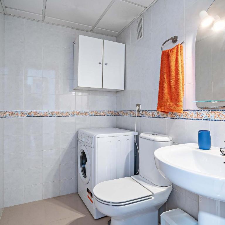 Elegante piso en la Romanilla - Two-Bedroom Apartment - 8
