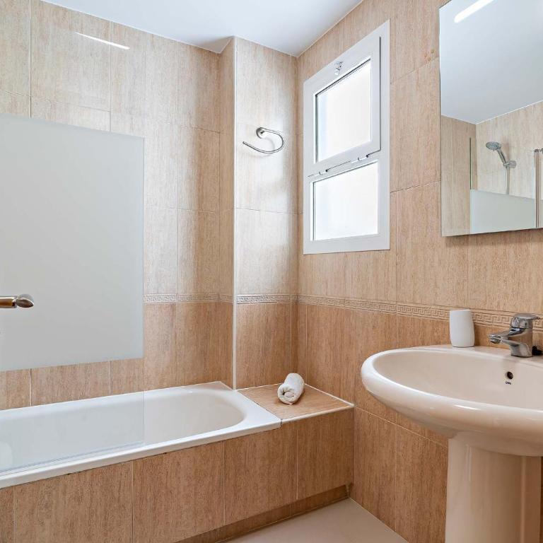 Elegante piso en la Romanilla - Two-Bedroom Apartment - 19