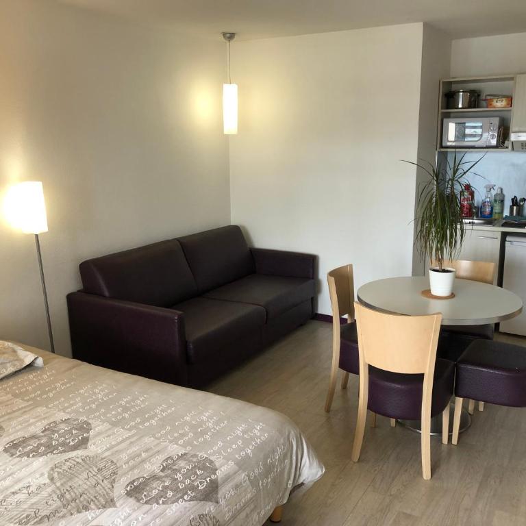Appart LOURDES 100 m GARE - 4 Places avec Balcon 10mn Sanctuaire - Appartement 1 Chambre - 3