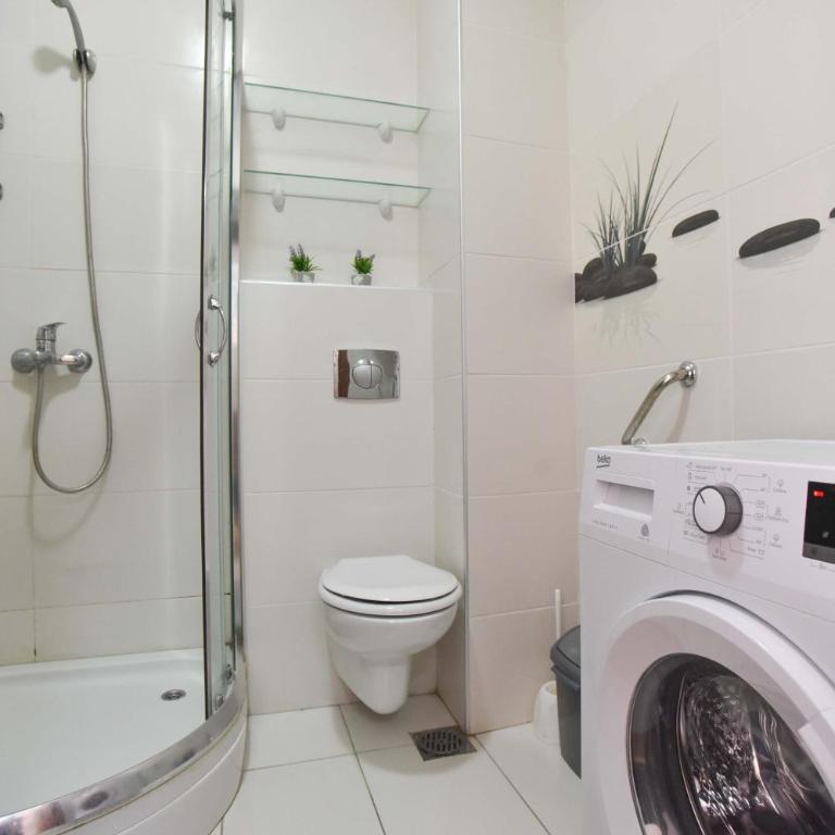 Modern Studio 200m from the Beach - Studio Apartman - 5