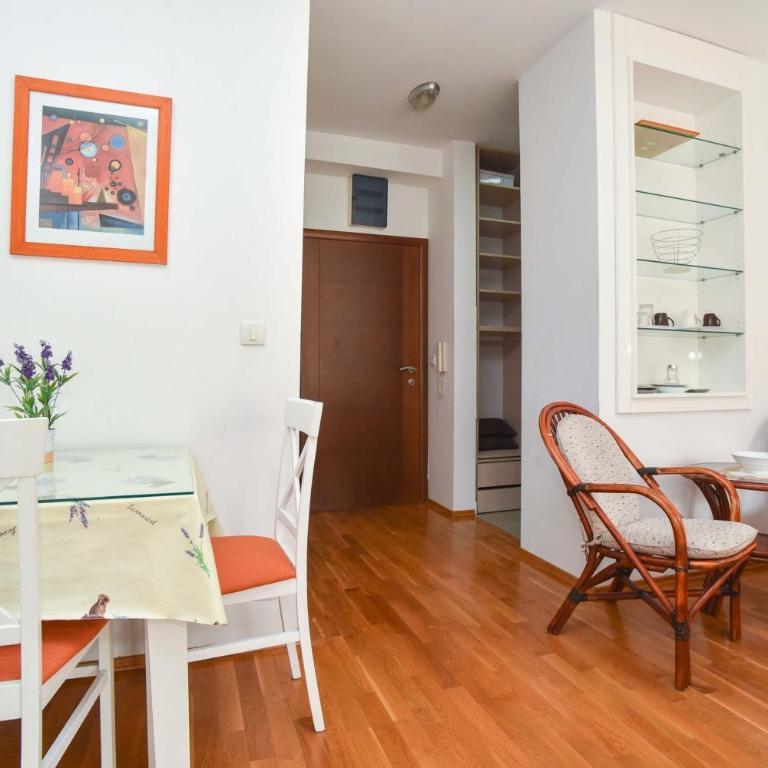 Modern Studio 200m from the Beach - Studio Apartman - 4