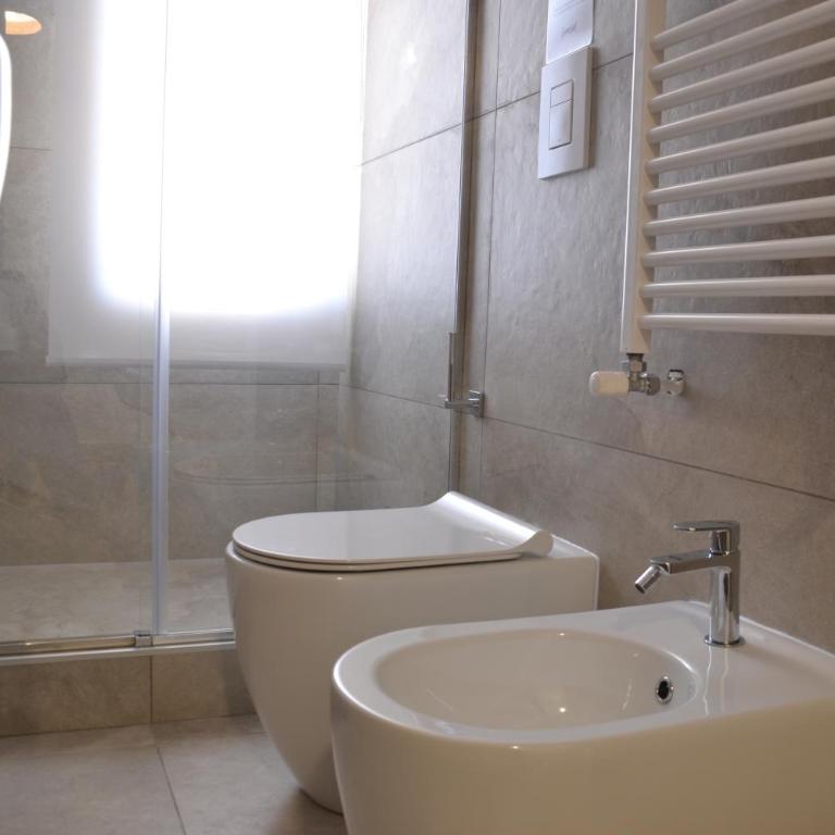 Luna Nuova Suites - Camera Tripla con Bagno Privato Esterno - 13