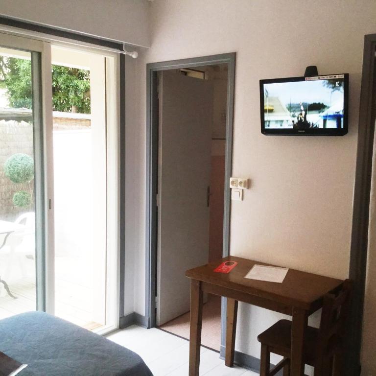 Hotel de la Plage - Chambre Double avec Terrasse - 11
