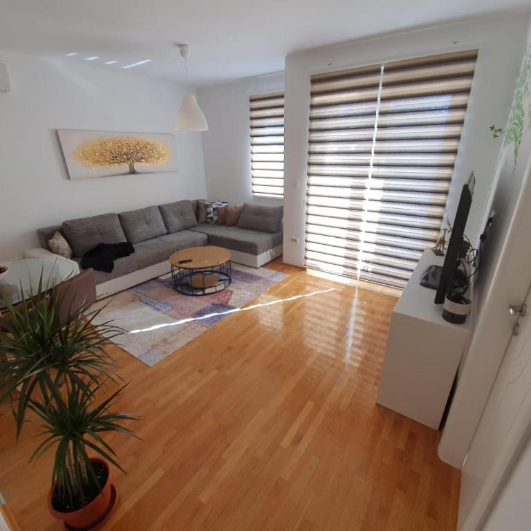 Sunny home in Mostar with a garage! - One-Bedroom Apartment - 2