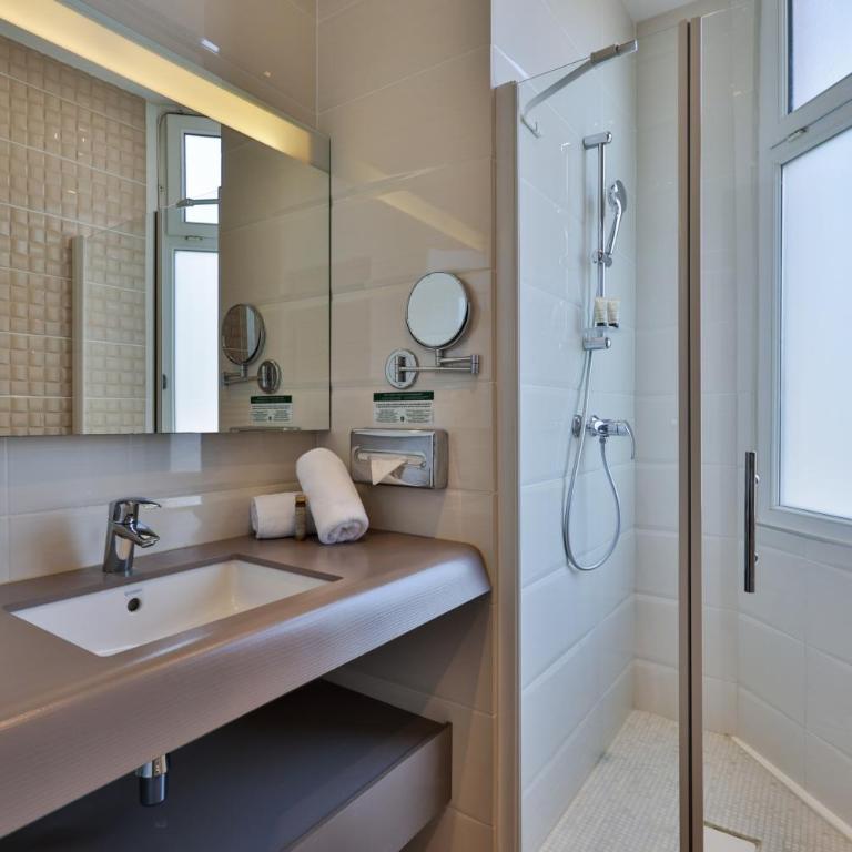 Hôtel Provençal - Suite Supérieure avec Terrasse et Vue sur la Mer - 1