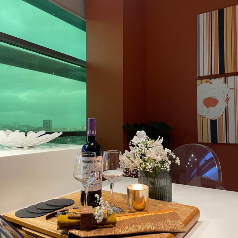 Luxury Family Beachfront Apartment - Three-Bedroom Apartment - 18