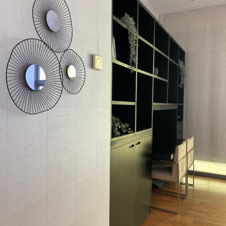 Luxury Family Beachfront Apartment - Three-Bedroom Apartment - 32