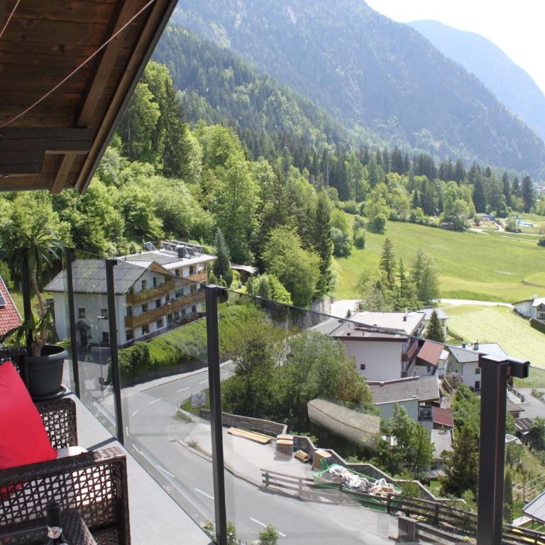 Panorama Appartements Mora - 3 Edelweiß Superior - Two-Bedroom Apartment with Balcony and Panoramic View (4-5 People) - 9