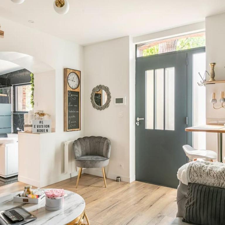 Sauna, jacuzzi, terrasse et parking - Maisonnette - 15
