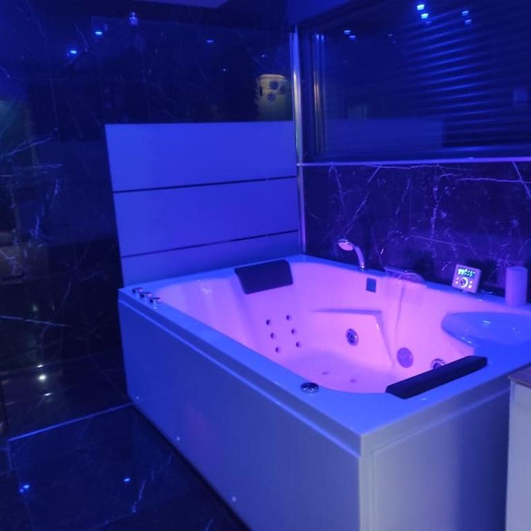Sauna, jacuzzi, terrasse et parking - Maisonnette - 22