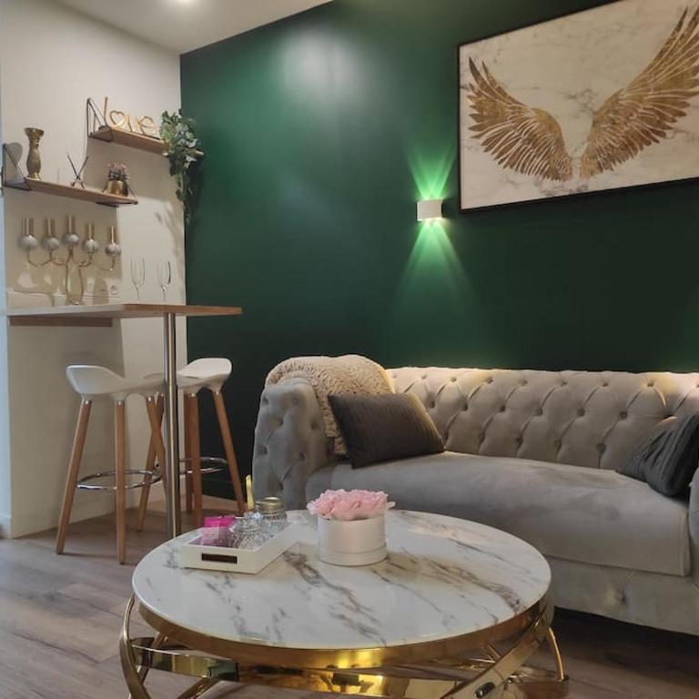 Sauna, jacuzzi, terrasse et parking - Maisonnette - 24