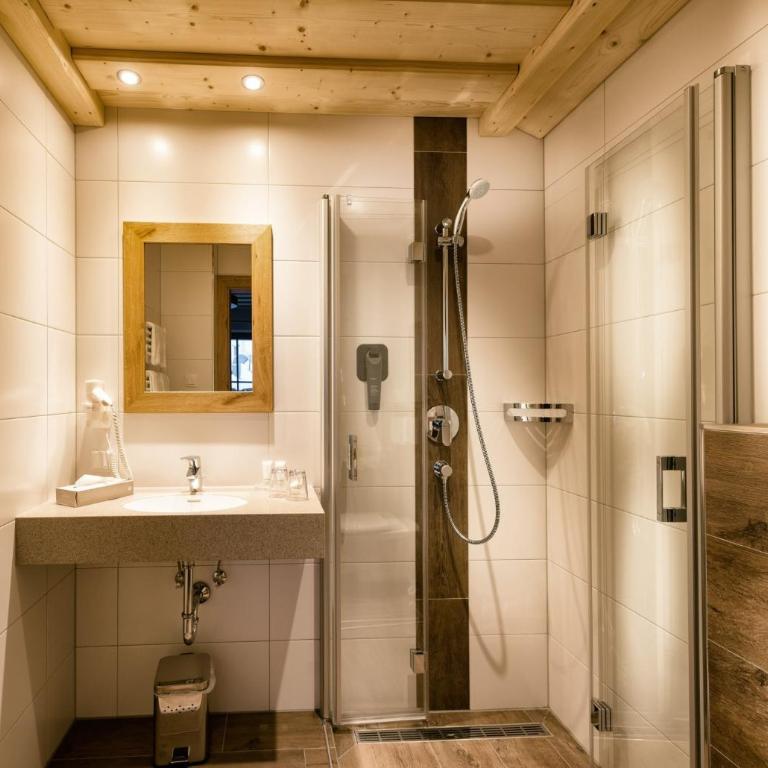 FIRSTpeak Chalets - Chalet - 4