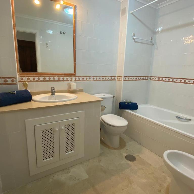 Spacious 2-Bedroom Apartment - Apartamento de 2 dormitorios - 5