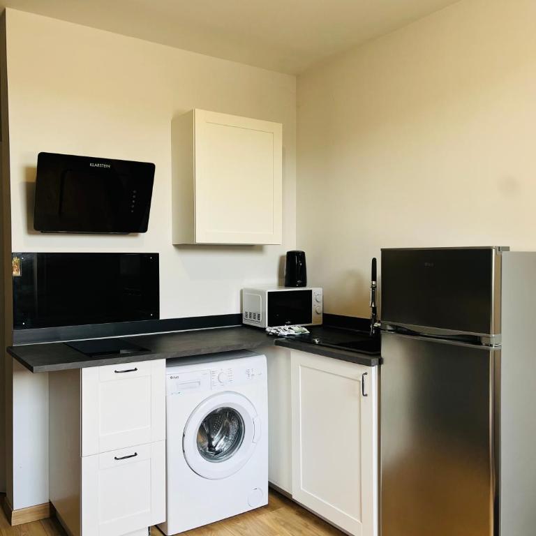 Chez Oma I 1 appartement indépendant OPI I 3 chambres privatives avec salle d eau et salon commun cuisine commune WC commun patio commun - Appartement avec Terrasse - 5