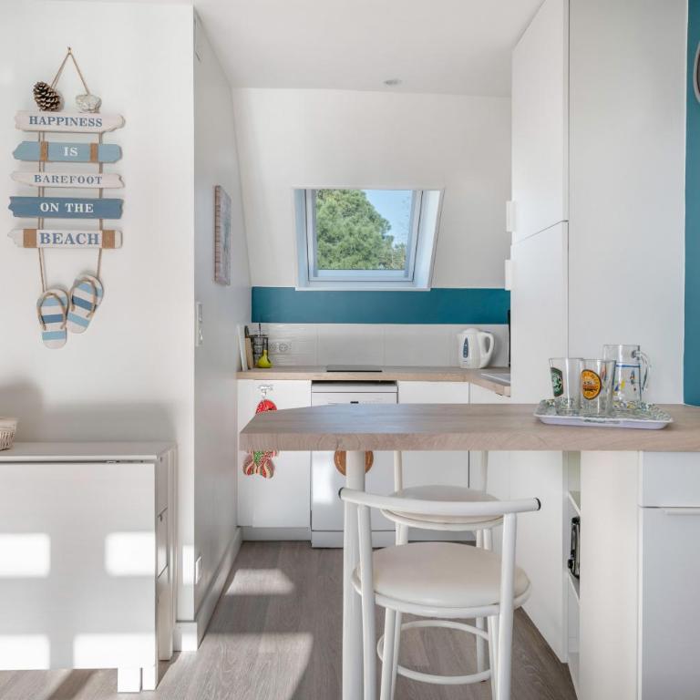 Appartement face mer, balcon, plage à 50 m, 4 pers - Apartment - 9