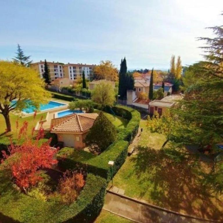 Magnifique T3 rénové, 15min à pied CV, pkg privé - Appartement 2 Chambres - 28