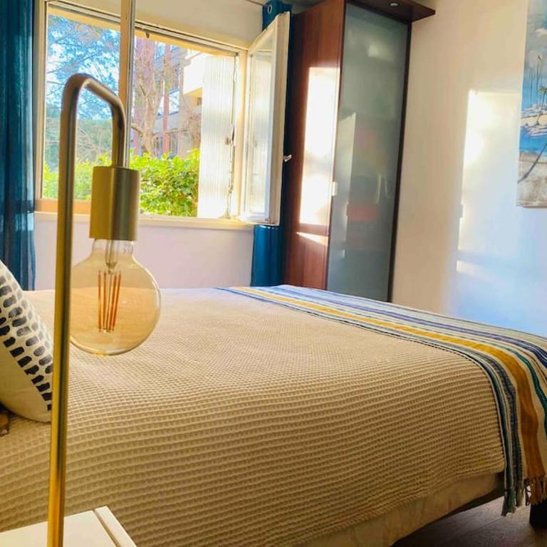 Magnifique T3 rénové, 15min à pied CV, pkg privé - Appartement 2 Chambres - 5