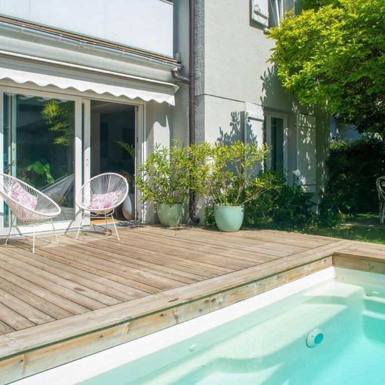 Villa con piscina privada en el centro de Pamplona - Villa - 4