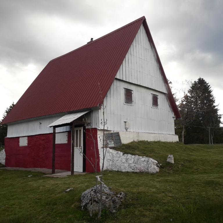Žabljak izdavanje kuce - Three-Bedroom House - 31