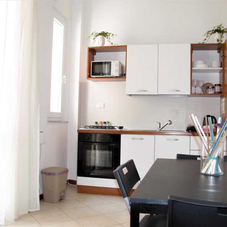 Case Vacanze Il Sorriso - Apartment with Balcony - 3