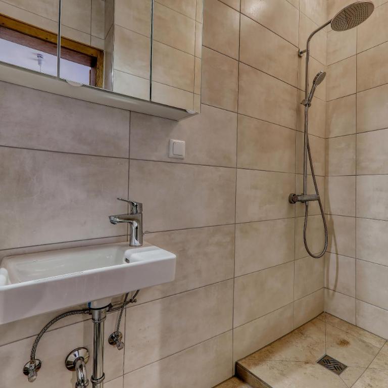 Hotel Bayerischer Hof - Doppel-/Zweibettzimmer mit Balkon - 4