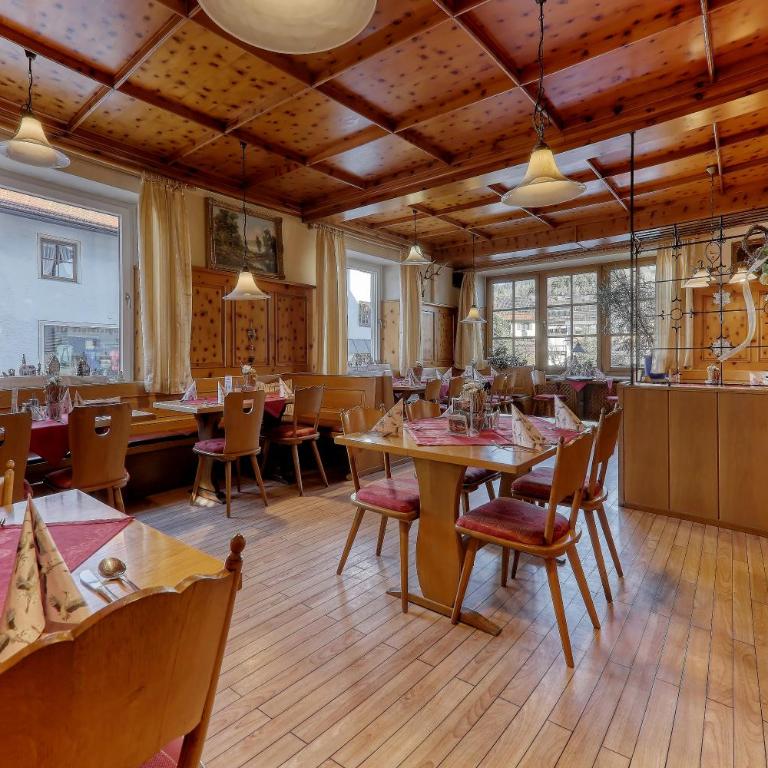 Hotel Bayerischer Hof - Doppel-/Zweibettzimmer mit Balkon - 5