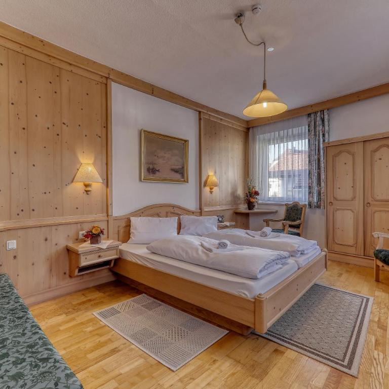 Hotel Bayerischer Hof - Doppel-/Zweibettzimmer mit Stadtblick - 1
