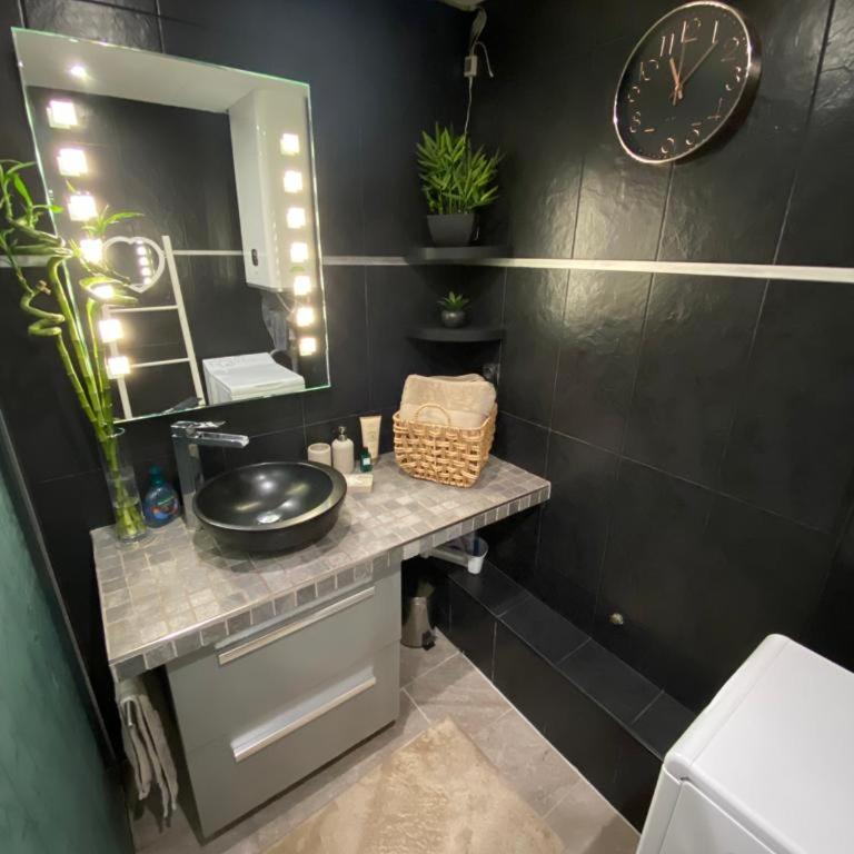 Studio cocooning - Terrasse - Jardin - Piscine - Appartement 1 Chambre - 8