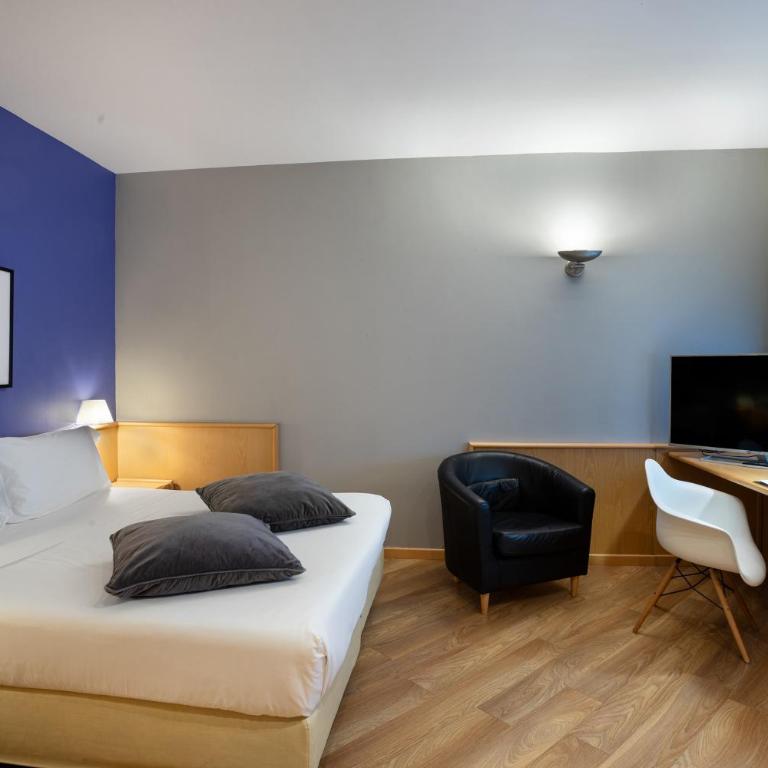 Best Western Plus Executive Hotel and Suites - Superior Queen Room - 3