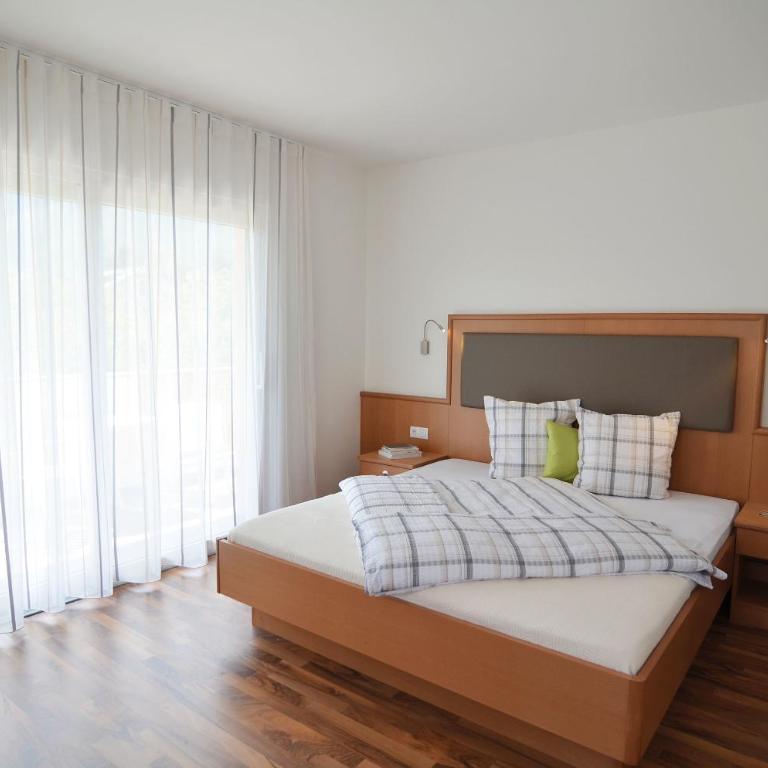 Garni Hotel Peterlinhof - Double Room - 4