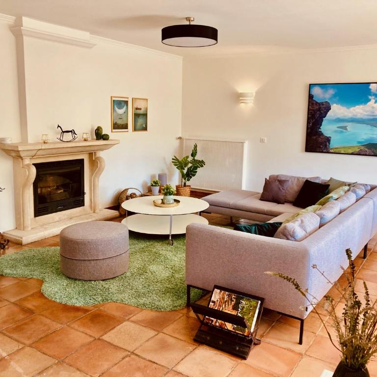 Villa with spectacular views - Pool house with outdoor kitchen and pizza oven - Villa - 8