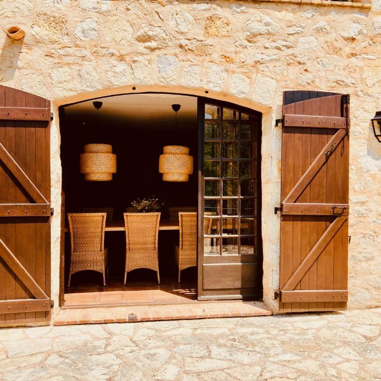 Villa with spectacular views - Pool house with outdoor kitchen and pizza oven - Villa - 18