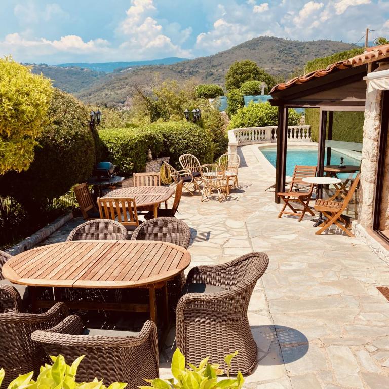 Villa with spectacular views - Pool house with outdoor kitchen and pizza oven - Villa - 54