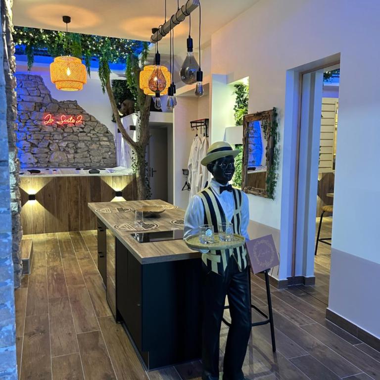 Grenoble LA SUITE 2 spa jaccuzzi et sauna privatif - Suite Deluxe avec Baignoire Spa - 1