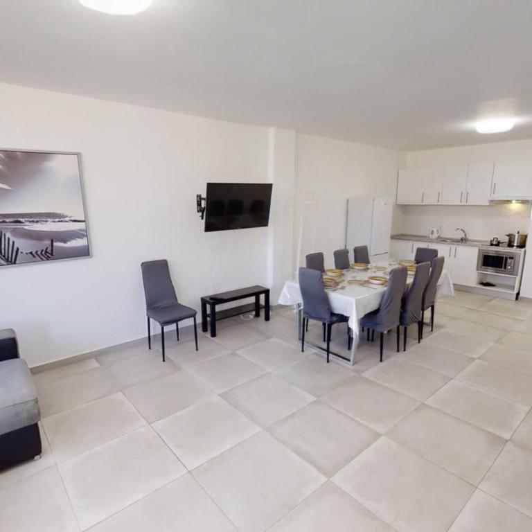 VV Las Buganvillas MASPALOMAS - Cocina y habitaciones con baños privados - Habitación Triple con baño privado - 5