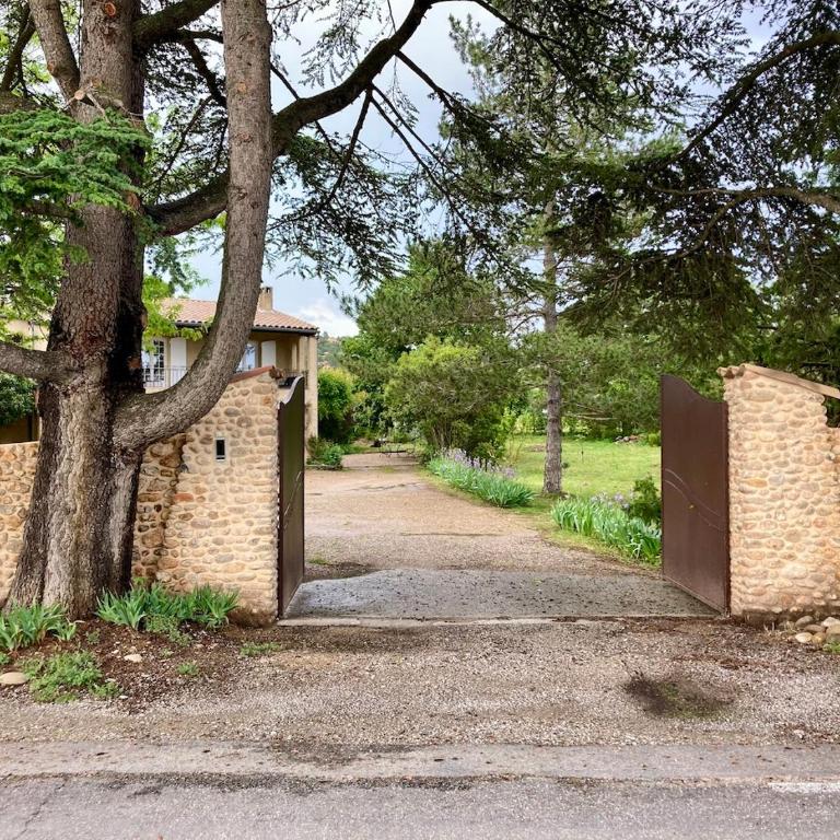 Appartement Harmonie T2-Climatisation, grand Jardin & Parking privé au calme - Apartamento de 1 dormitorio - 31
