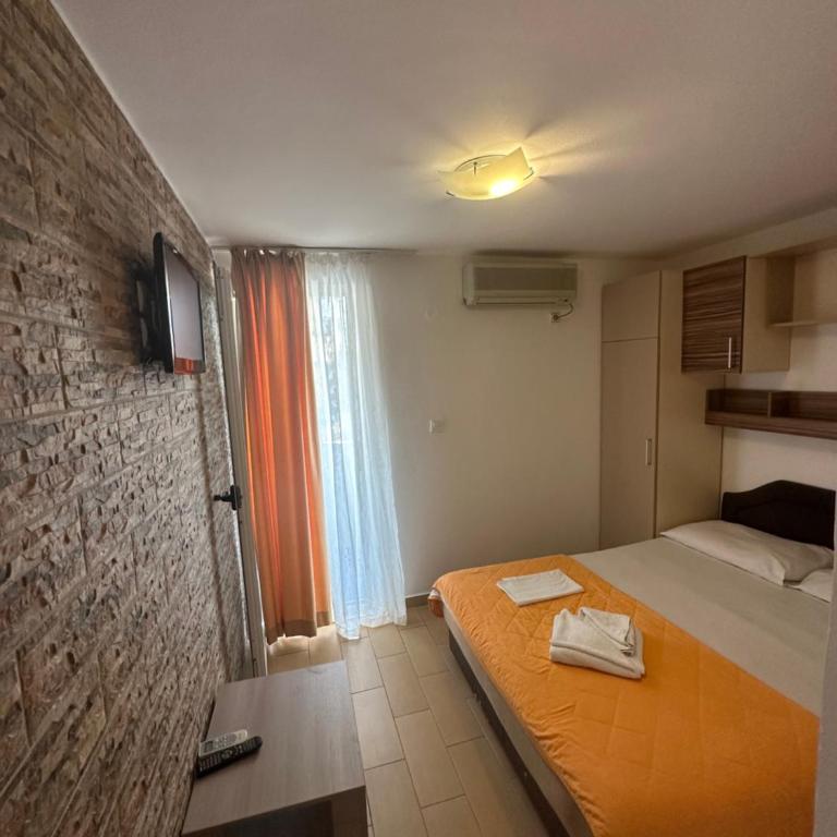 Azzuro apartments Budva - Dvokrevetna Soba sa Bračnim Krevetom - 3